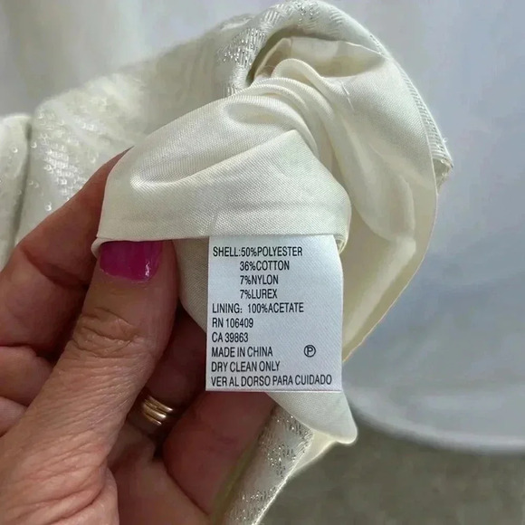 Gianni Bini sleeveless scoop neck cream and silver patterned dress. - Picture 10 of 11